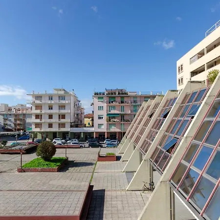 Joivy Spacious For 6, Near Train Station&beach Apartamento *