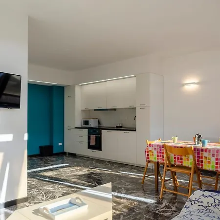Apartamento Joivy Spacious For 6, Near Train Station&beach *