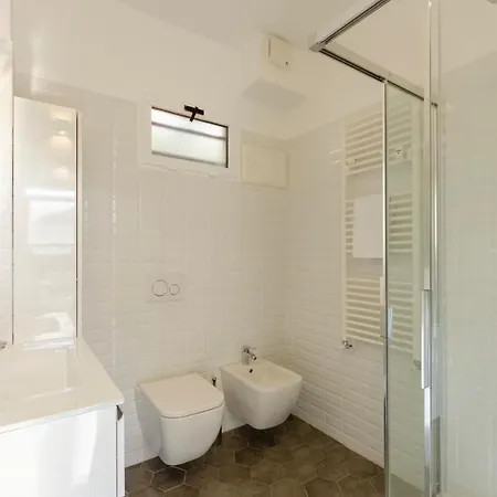 Joivy Spacious For 6, Near Train Station And 아파트 *