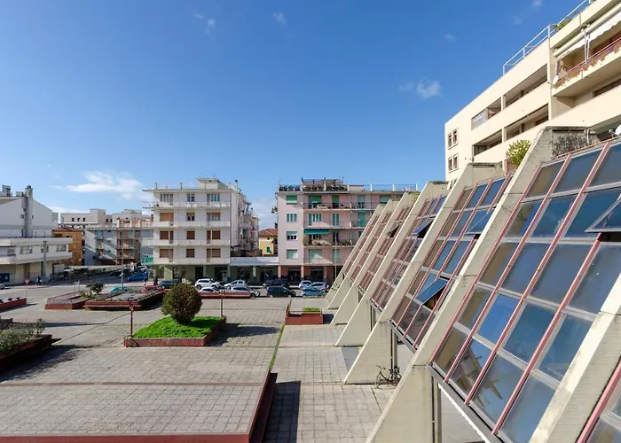 Joivy Spacious For 6, Near Train Station And Διαμέρισμα *
