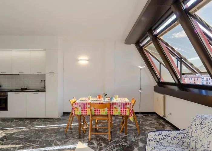 Joivy Spacious For 6, Near Train Station And