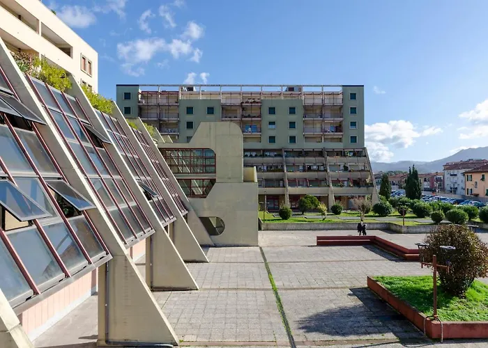 Lejlighed Joivy Spacious For 6, Near Train Station And *