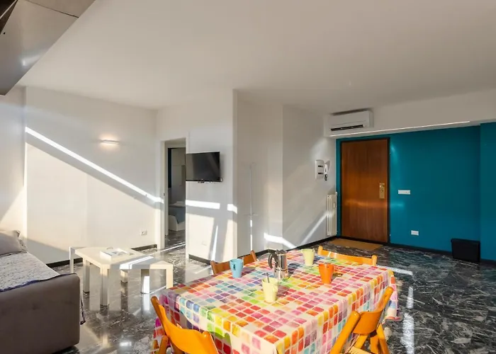 Lejlighed Joivy Spacious For 6, Near Train Station And *