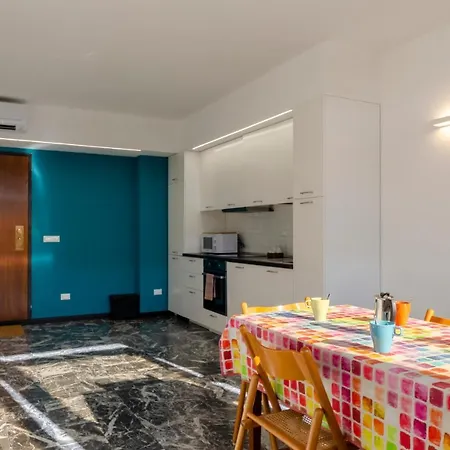Joivy Spacious For 6, Near Train Station And