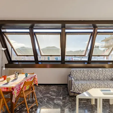 Joivy Spacious For 6, Near Train Station And דירה ססטרי לבאנטה