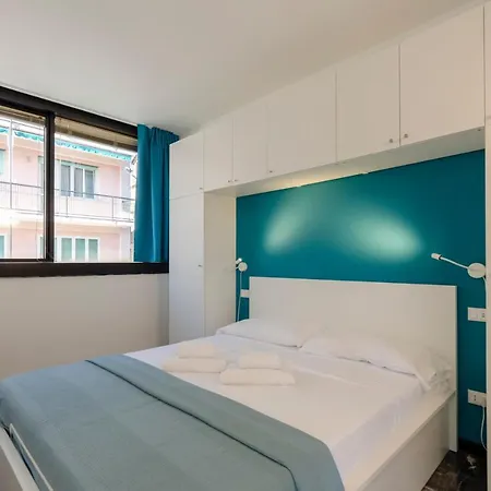Joivy Spacious For 6, Near Train Station And דירה
