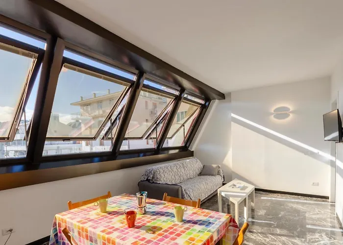 Joivy Spacious For 6, Near Train Station And 아파트 세스트리레반떼